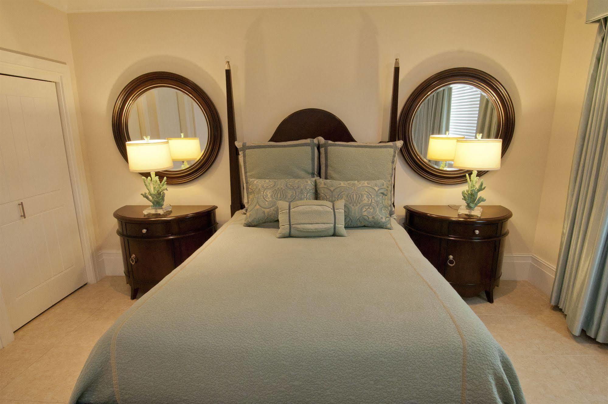 Caribbean Club Boutique Hotel, Grand Cayman Dog City المظهر الخارجي الصورة