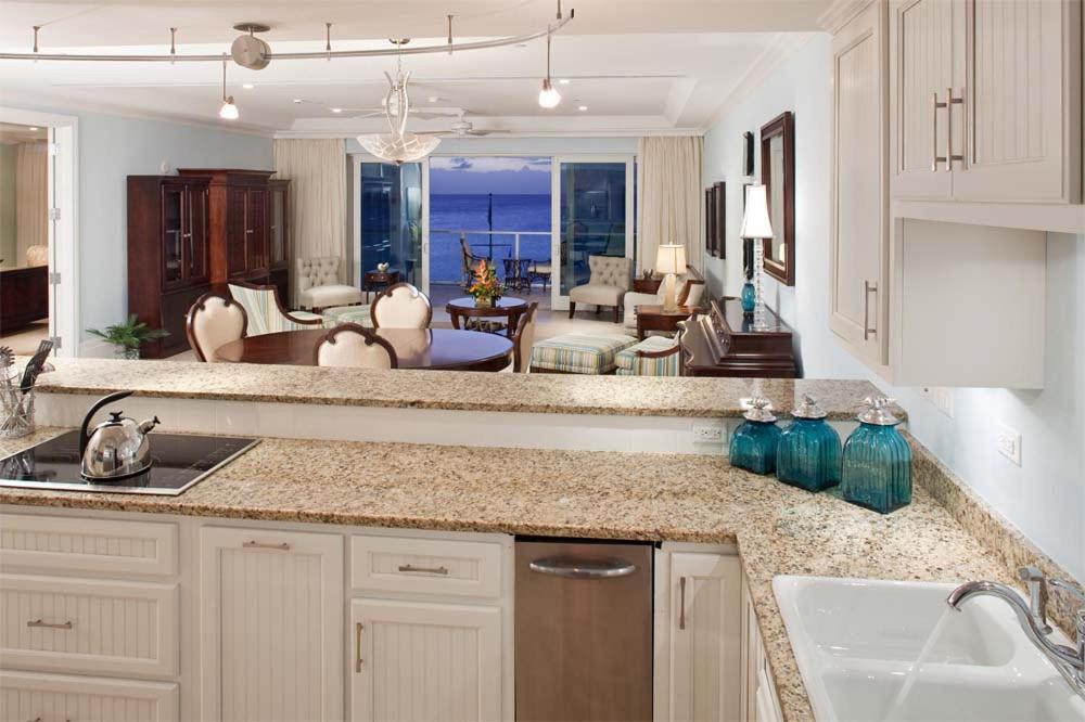 Caribbean Club Boutique Hotel, Grand Cayman Dog City المظهر الخارجي الصورة